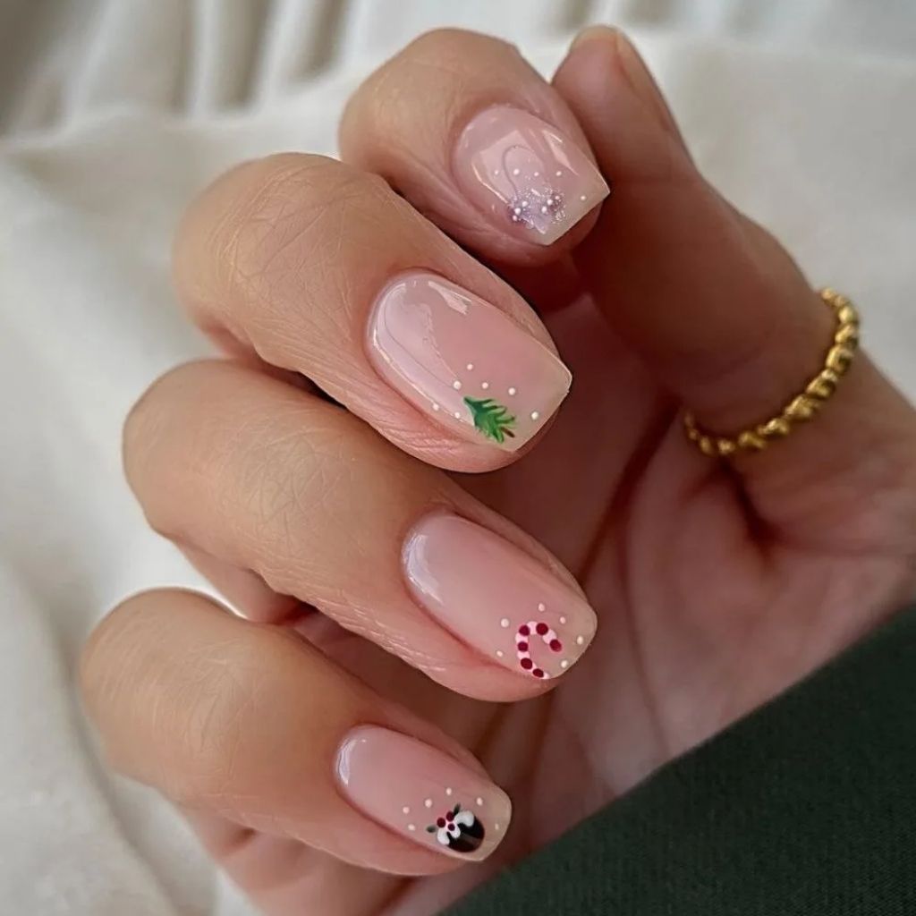 Minimalist Christmas nail Designs