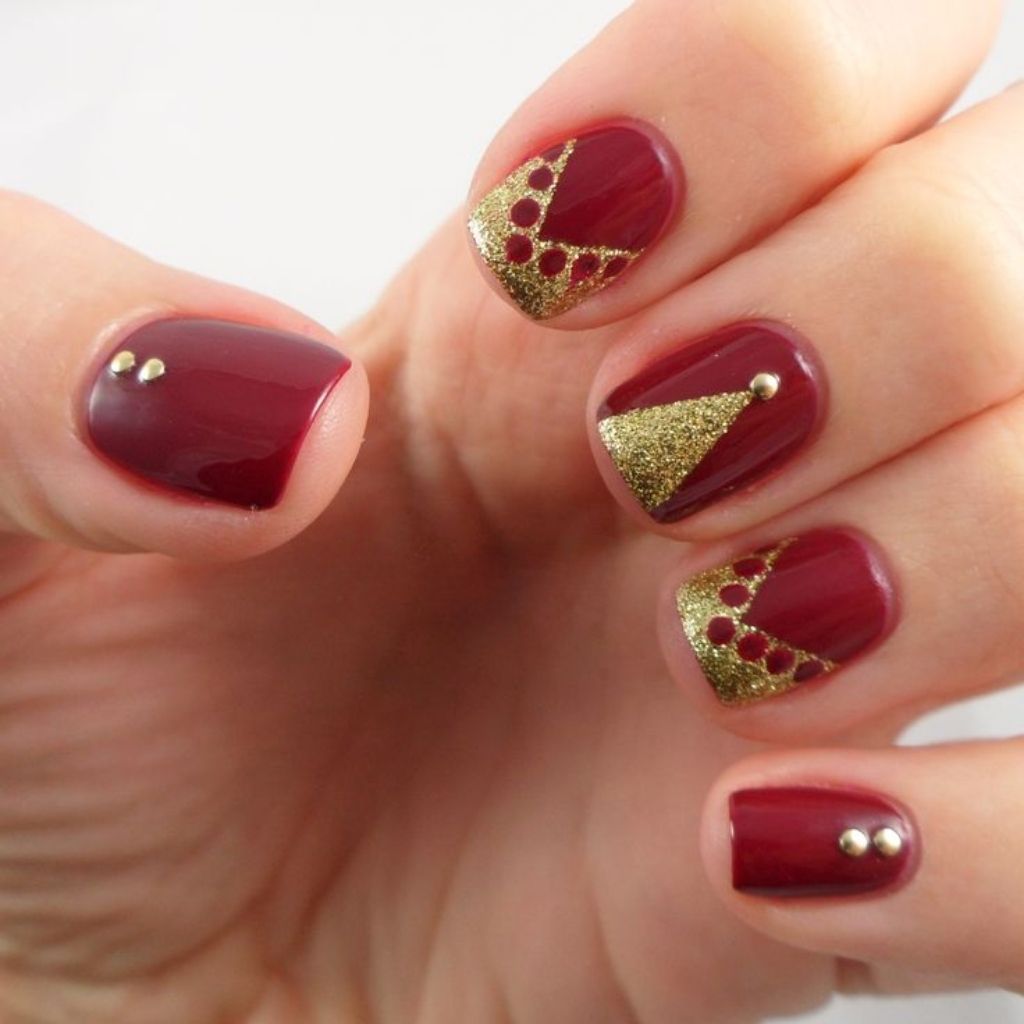 Geometric Patterns Trendy Christmas Nail Art